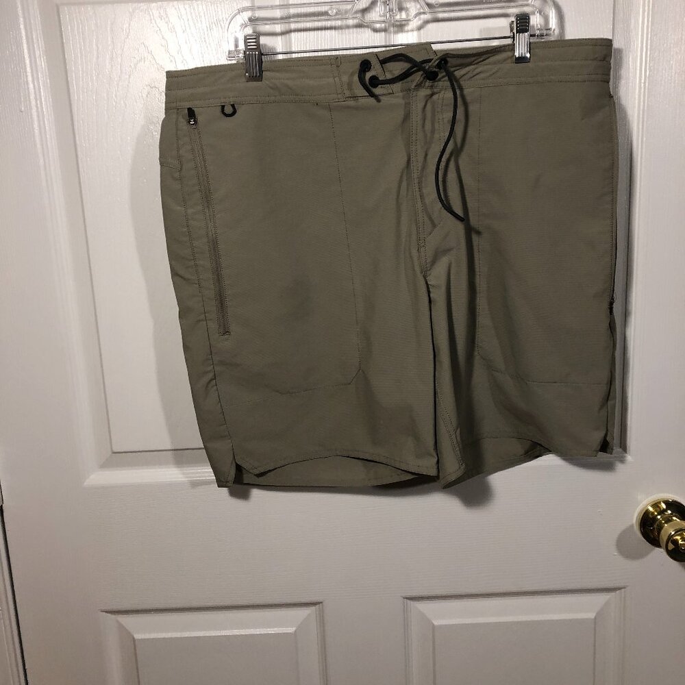 Roark men green fatigue shorts, front strings, 36